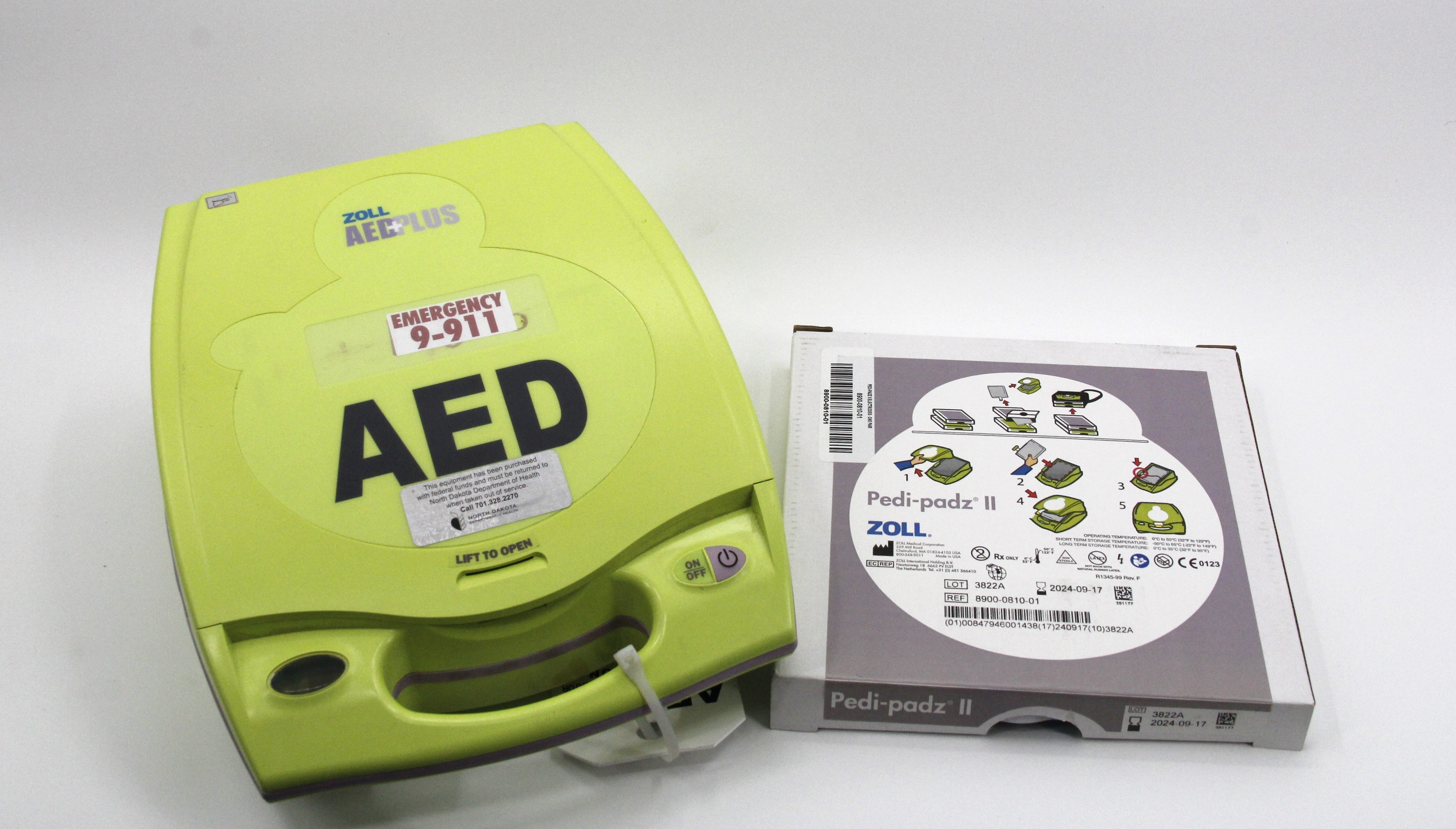 AED Defribrillator (w/Non Rechargeable Battery & Graphic Display)